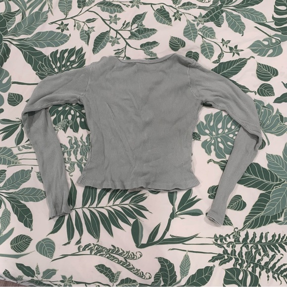 Brandy Melville Zelly longsleeves - Picture 2 of 4